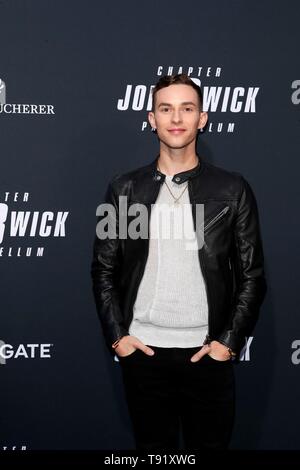 Los Angeles, CA, USA. 15 Mai, 2019. Adam Rippon in der Ankunftshalle für JOHN WICK: KAPITEL 3 - PARABELLUM Premiere, TCL Chinese Theatre (ehemals Grauman's), Los Angeles, CA, 15. Mai 2019. Credit: Priscilla Grant/Everett Collection/Alamy leben Nachrichten Stockfoto