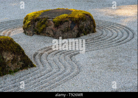 Japanische Sand und Stein Garten Stockfoto
