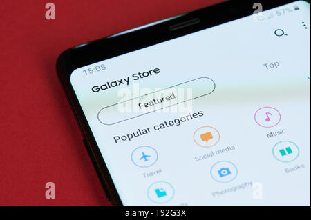 New York, USA - 15. Mai 2019: Galaxy Store Apps auf dem Smartphone Nahaufnahme der Anzeige Stockfoto