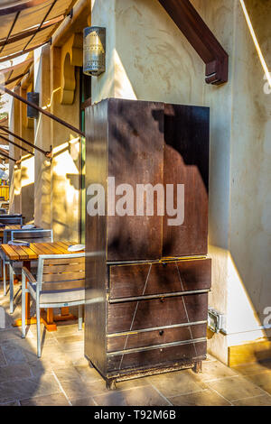 Alte vintage Holz als Outdoor Cafe Dekoration. Stockfoto