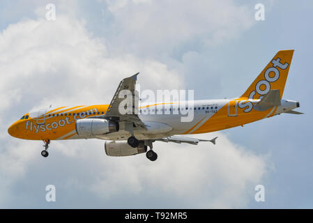 Singapur - Mar 27, 2019. 9 V-TAZ Scoot Airbus A320-Landung am Flughafen Changi (SIN). Changi ist derzeit bewertet der Welt zum besten Flughafen von Skytrax (2018) Stockfoto