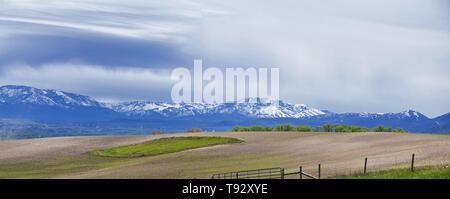 Tremonton und Logan Tal Blick von der Autobahn 30, einschließlich Fielding, Beaverdam, Riverside und Collinston Städte, durch die Utah State Universi Stockfoto