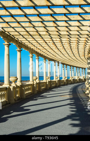 Pergola auf Foz do Douro, Strandpromenade, Strand Porto, Portugal Stockfoto