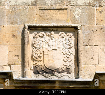 Stein Plakette und Middleton Wappen Belsay alte Halle, Northumberland, England, Großbritannien Stockfoto