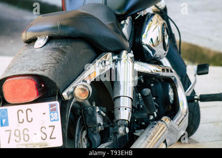 Reims Champagne Frankreich Mai 15, 2019 Nahaufnahme einer Harley Davidson Motorrad in den Straßen von Reims am Nachmittag geparkt Stockfoto