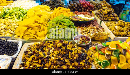 Turkish Delight Süßigkeiten, Früchte, Nüsse im Spice Market oder Großer Basar in Istanbul Türkei Stockfoto