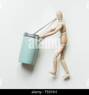 Null Abfall. Konzept und der ermahnung wiederverwendbaren Tassen und Metall Stroh zu verwenden für Getränke die Ökologie des Planeten zu bewahren. Ansicht von oben. Speichern sauber Ohr Stockfoto