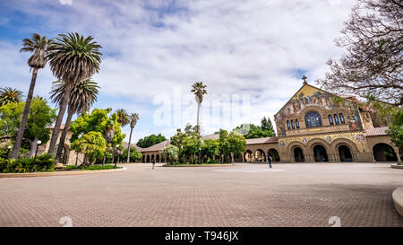 Mai 9, 2019 in Palo Alto/CA/USA - die Gedächtniskirche und das Quad an der Universität Stanford Stockfoto