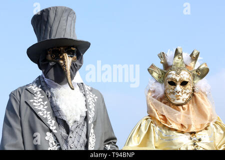 Masken vénitiens: Dove ou molto. Zanni. Carnaval Vénitien. Stockfoto
