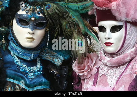 Masquse vénitiens: Dove ou molto. Carnaval Vénitien. Stockfoto