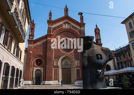 Mailand, Italien: Blick auf Santa Maria del Carmine, berühmte Kirche in Piazza del Carmine, in Brera Viertel, 1446 erbaut Stockfoto