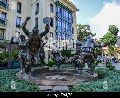 Tiflis, Georgien - 23.September 2018. Berikaoba Skulptur in Tiflis, Georgien. Die Skulptur Zusammensetzung Berikaoba (georgische Urlaub) vor einem Stockfoto