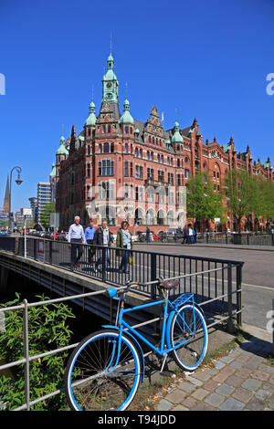 Zentrum der Hamburger Hafen und Logistik AG HHLA, Speicherstadt, HafenCity, Hamburg, Deutschland, Europa Stockfoto