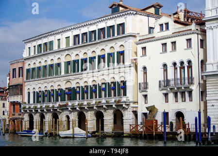 Venedig, Italien, dem Palazzo Moro Lin, bekannt als die "dreizehn", mit einem einzigartigen repetitive neoklassizistischen Fassade. Stockfoto