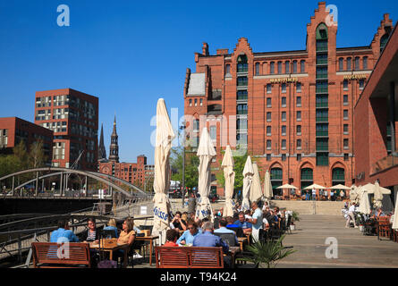 Restaurants in der Hafencity bei Maritim Museum, Hamburg, Deutschland, Europa Stockfoto