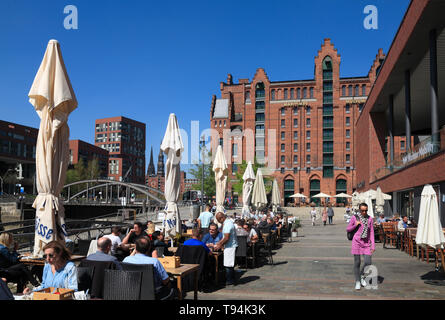 Restaurants in der Hafencity bei Maritim Museum, Hamburg, Deutschland, Europa Stockfoto