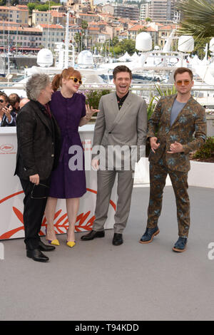 Mai 16, 2019 - Cannes, Frankreich - Cannes, Frankreich - Mai 16: Dexter Fletcher, Elton John, Taron Egerton, Richard Madden und Bryce Dallas Howard nehmen an der Fotoshooting für "Rocketman" während der 72. jährlichen Filmfestspiele von Cannes am 16. Mai 2019 in Cannes, Frankreich. (Bild: © Friedrich InjimbertZUMA Draht) Stockfoto