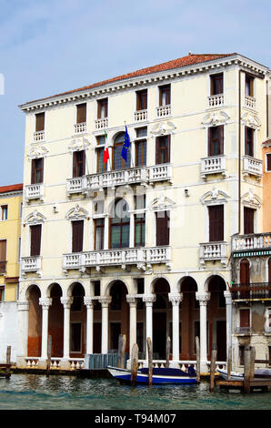 Der Palazzo Michiel delle Colonne am Grand Canal in Venedig, wegen seiner hohen Colonnade genannt, seinen byzantinischen Ursprungs spiegeln Stockfoto