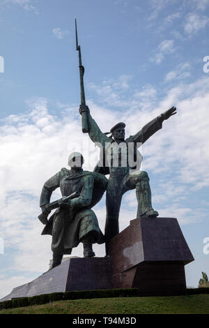 Blick auf die Matrosen und Soldaten Denkmal für das Meisterstück der Verteidiger von Sewastopol während des Zweiten Weltkrieges auf dem Hügel des Kap Kristall in Sevastop Stockfoto