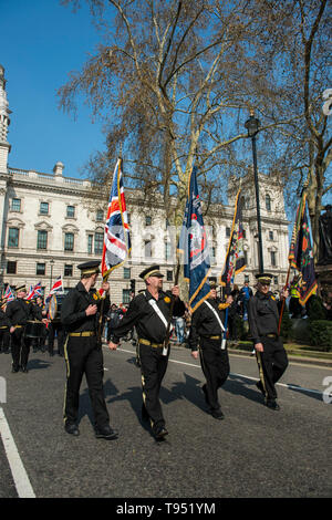 29.März 2019 Der Tag, an dem die Großbritannien bedeutete, war die EU zu verlassen. Parliament Square sah einen Protest und Demonstration der Verlassen bedeutet Gruppe verlassen Stockfoto