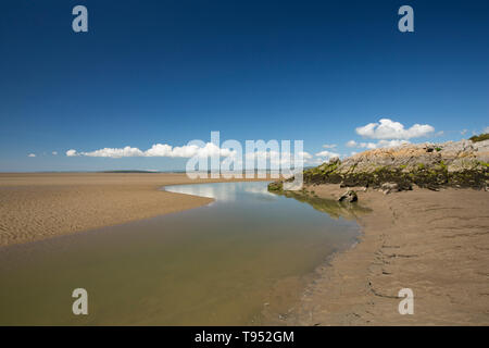 Ein Blick auf die Mündung des Kanals in der Nähe von Jenny Brown's Point bei Ebbe in der Nähe des Dorfes Silverdale in der Nähe der Kante von Morecambe Bay. Die Bucht ist keine Stockfoto