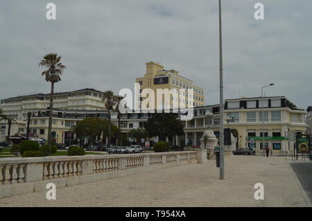 April 15, 2014. Estoril, Cascais, Sintra, Lissabon, Portugal. Malerische und luxuriöse Gebäude in der Nähe des Grand Casino von Estoril. Trave Stockfoto