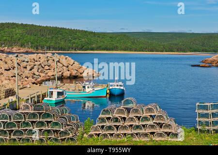 Fischerboote im Dorf an der Küste. Cabot Trail. Cape Breton Island. Neils Hafen Nova Scotia Kanada Stockfoto