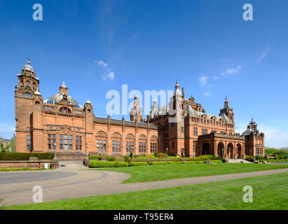 Ansicht der Kelvingrove Art Gallery und Museum im West End von Glasgow, Schottland, Großbritannien