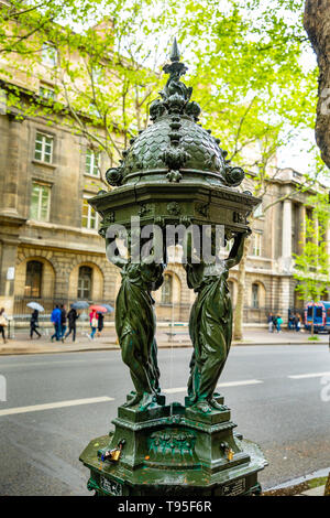 Paris, Frankreich - 24.04.2019: Statue auf der Straße Boulevard du Palais in Paris, Frankreich Stockfoto