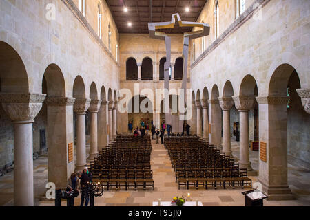 Quedlinburg, Deutschland. 16. Mai, 2019. Blick in die Stiftskirche St. Servatii ist Teil der Ausstellung "Heinrich ich in Quedlinburg" und ist in den Kapiteln "919 - plötzlich König" im Schloss Museum und "Am Anfang war das Grab" in der Stiftskirche St. Servatii. Die Ausstellungen werden ab dem 19. Mai 2019 bis zum 02. Februar 2020 gezeigt werden. Credit: Klaus-Dietmar Gabbert/dpa-Zentralbild/ZB/dpa/Alamy leben Nachrichten Stockfoto