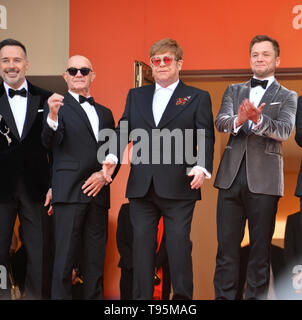 Cannes, Frankreich. 16. Mai, 2019. CANNES, Frankreich. Mai 16, 2019: David versorgen, Bernie Taupin, Sir Elton John & Taron Egerton bei der Gala Premiere für "Rocketman" am Festival de Cannes. Foto: Paul Smith/Alamy leben Nachrichten Stockfoto