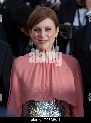 Cannes, Frankreich. 16. Mai 2019. Schauspielerin Julianne Moore an der Rocketman Galavorstellung am 72. Filmfestspielen von Cannes Donnerstag, 16. Mai 2019, Cannes, Frankreich. Foto: Doreen Kennedy/Alamy leben Nachrichten Stockfoto