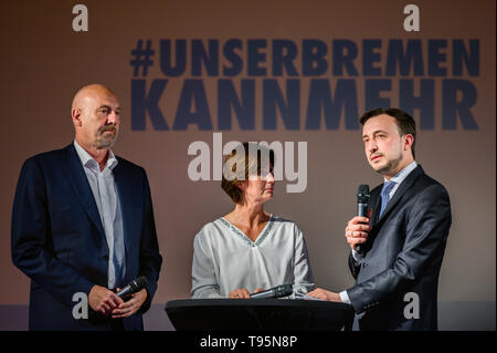 Bremen, Deutschland. 16. Mai, 2019. Carsten Meyer-Heder (CDU, l-r), Spitzenkandidat der CDU im Jahr 2019 Wahlen in Bremen, Yvonne Averwerser, stellvertretender Landesvorsitzender der CDU Bremen, und Paul Ziemiak, Generalsekretär der CDU, auf der Bühne beim Landesparteitag der CDU Bremen. Credit: mohssen Assanimoghaddam/dpa/Alamy leben Nachrichten Stockfoto