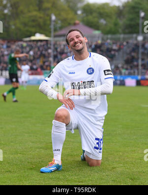 Münster, Deutschland. 11. Mai, 2019. Anton Fink (KSC) laughsd. GES/Fußball/3. Liga: Preussen Muenster - Karlsruher SC, 11.05.2019 Fußball: 3. Liga: Preussen Muenster vs Karlsruher SC, Muenster, Mai 11, 2019 | Verwendung der weltweiten Kredit: dpa/Alamy leben Nachrichten Stockfoto