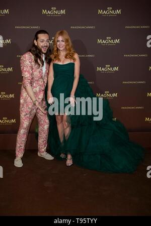 Cannes, Frankreich. 16. Mai, 2019. Riccardo Simonetti und Palina Rojinski nehmen an der Magnum Partei während der 72Nd Cannes Film Festival in der Magnum Strand in Cannes, Frankreich, am 16. Mai 2019. | Verwendung der weltweiten Kredit: dpa/Alamy leben Nachrichten Stockfoto