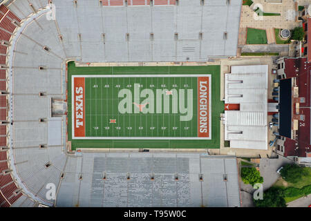Austin, Texas, USA. 29 Apr, 2019. April 29, 2019 - Austin, Texas, USA: Luftaufnahmen von Darrell K RoyalÃ¢â'¬' Texas Memorial Stadium in Austin, Texas, USA, auf dem Campus der Universität von Texas in Austin gelegen, ist die Heimat der Longhorns Football Team seit 1924. (Bild: © Walter G Arce Sr Schleifstein Medi/ASP) Stockfoto