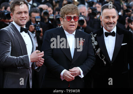 Cannes, Frankreich. 16. Mai, 2019. CANNES, Frankreich - 16. Mai: Taron Egerton, Sir Elton John und David versorgen besuchen das Screening von 'Rocket Man' während der 72Nd Cannes Film Festival (Credit: Mickael Chavet/Alamy leben Nachrichten Stockfoto