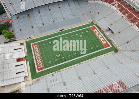 Austin, Texas, USA. 29 Apr, 2019. April 29, 2019 - Austin, Texas, USA: Luftaufnahmen von Darrell K RoyalÃ¢â'¬' Texas Memorial Stadium in Austin, Texas, USA, auf dem Campus der Universität von Texas in Austin gelegen, ist die Heimat der Longhorns Football Team seit 1924. (Bild: © Walter G Arce Sr Schleifstein Medi/ASP) Stockfoto
