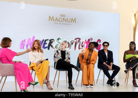 Cannes. 16. Mai, 2019. Palina Rojinski, David Munoz, Clara Amfo, Cristiano Caccamo und Aya Nakamura am "Nie aufhören zu Spielen/Magnum während des Cannes 2019 Cannes Film Festival am 16. Mai 2019 im Palais des Festivals in Cannes, Frankreich. (Credit: Lyvans Boolaky/Image Space/Medien Punch)/Alamy leben Nachrichten Stockfoto