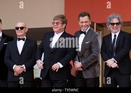 Cannes, Frankreich. 16. Mai, 2019. David versorgen (L-R), Bernie Taupin, Sir Elton John, Taron Egerton und Direktor Dexter Fletcher Besuchen die Premiere von "Rocketman" während der 72Nd Cannes Film Festival im Palais des Festivals in Cannes, Frankreich, am 16. Mai 2019. | Verwendung der weltweiten Kredit: dpa/Alamy leben Nachrichten Stockfoto