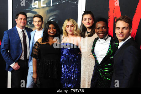 Los Angeles, Kalifornien, USA, 16. Mai 2019 (L-R) Regisseur/Autor/Produzent Tate Taylor, Schauspieler Corey Fogelmanis, Schauspielerin/Executive Producer Octavia Spencer, Schauspielerin McKaley Miller, Schauspielerin Diana versilbert, Schauspieler Dante Braun und Schauspieler Gianni Paolo besuchen Universal Pictures präsentiert eine Special Screening von 'MA' am 16. Mai 2019 im Regal L.A. Leben in Los Angeles, Kalifornien, USA. Foto von Barry King/Alamy leben Nachrichten Stockfoto