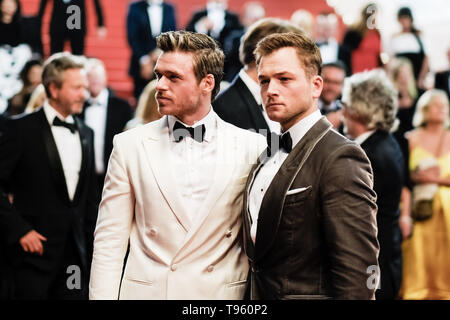 Cannes, Frankreich. 16. Mai, 2019. Taron Egerton und Richard Madden verlässt die Premiere auf dem roten Teppich für rocketman am Donnerstag, den 16. Mai 2019 auf dem 72. Festival de Cannes, Palais des Festivals, Cannes. Im Bild: Taron Egerton, Richard Madden. Bild von Julie Edwards. Credit: Julie Edwards/Alamy leben Nachrichten Stockfoto