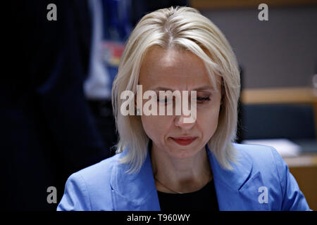 Brüssel, Belgien. 17. Mai 2019. Der polnische Finanzminister Teresa Czerwinska kommt in einen Rat "Wirtschaft und Finanzen" an den Europäischen Rat Sitz zu sorgen. Credit: ALEXANDROS MICHAILIDIS/Alamy leben Nachrichten Stockfoto