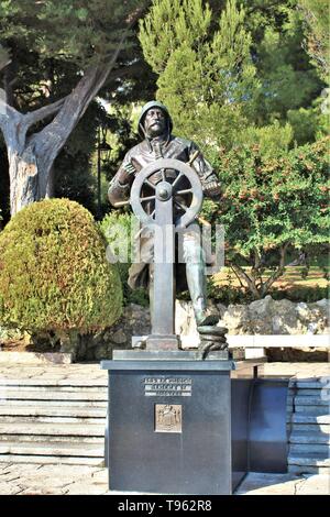 Eine Statue von Prinz Albert I. von dem französischen Bildhauer François Cogné, in St. Martin Gärten, Monaco-Ville, Monaco. Stockfoto