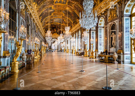 VERSAILLES, Frankreich - 14. Februar 2018: Spiegelsaal im Schloss von Versailles Stockfoto