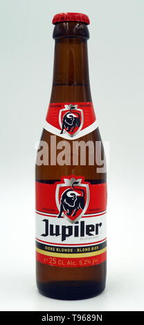 Amsterdam, Niederlande - 10 Dezember, 2017: Flasche Jupiler Bieres. Stockfoto