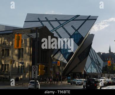 Das Royal Ontario Museum Gebäude Exterieur in Toronto, Ontario. Stockfoto