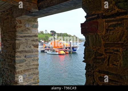 Die RNLB Rettungsboot "der Baltic Exchange III", an der Anlegestelle in Salcombe Mündung Devon England Großbritannien Stockfoto