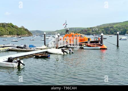 Die RNLB Rettungsboot "der Baltic Exchange III", an der Anlegestelle in Salcombe Mündung Devon England Großbritannien Stockfoto