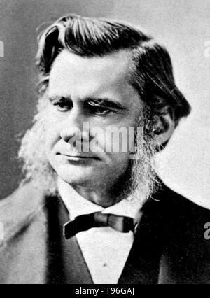 Thomas Henry Huxley (4. Mai 1825 - 29. Juni 1895) war ein englischer Biologe, als 'Darwin Bulldogge' für seine Befürwortung von Charles Darwins Theorie der Evolution bekannt. Huxleys berühmte 1860 Aussprache mit Samuel Wilberforce war ein wichtiger Moment in der breitere Akzeptanz der Evolution, und in seiner eigenen Karriere. Huxley war langsam zu einigen von Darwins Ideen, wie Gradualismus akzeptieren, und war unbestimmt über die natürliche Selektion, aber trotz dieser war er in seinen öffentlichen Unterstützung von Darwin von ganzem Herzen. Stockfoto